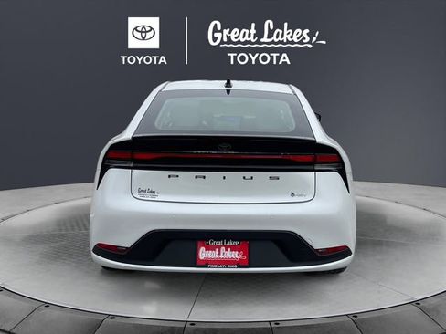 New 2026 Toyota Prius LE FWD image 4