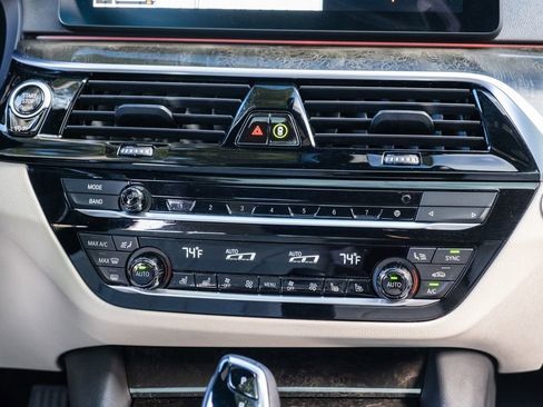 Used 2022 BMW 530i w/ Executive Package image 20