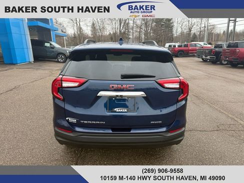 Used 2022 GMC Terrain SLE w/ Driver Convenience Package image 6