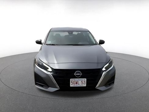 Used 2025 Nissan Altima 2.5 SV FWD image 4