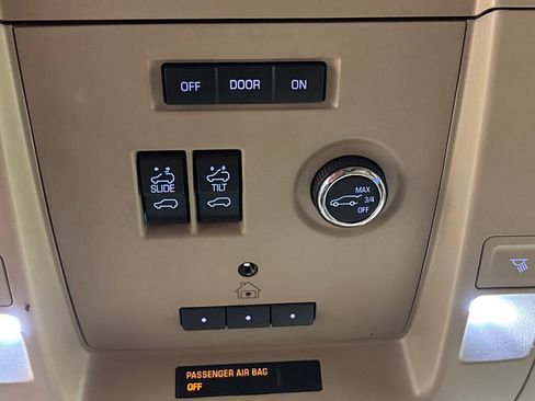 Used 2017 GMC Yukon SLT w/ Open Road Package image 43