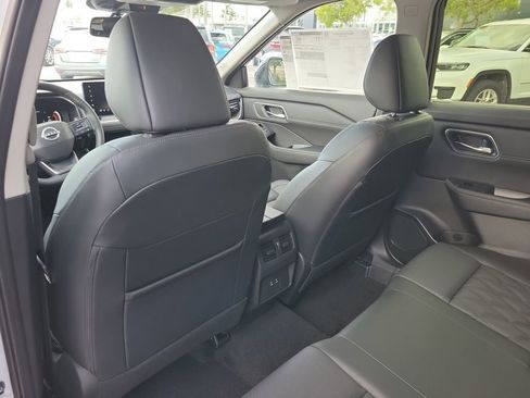 New 2026 Nissan Rogue Platinum image 13