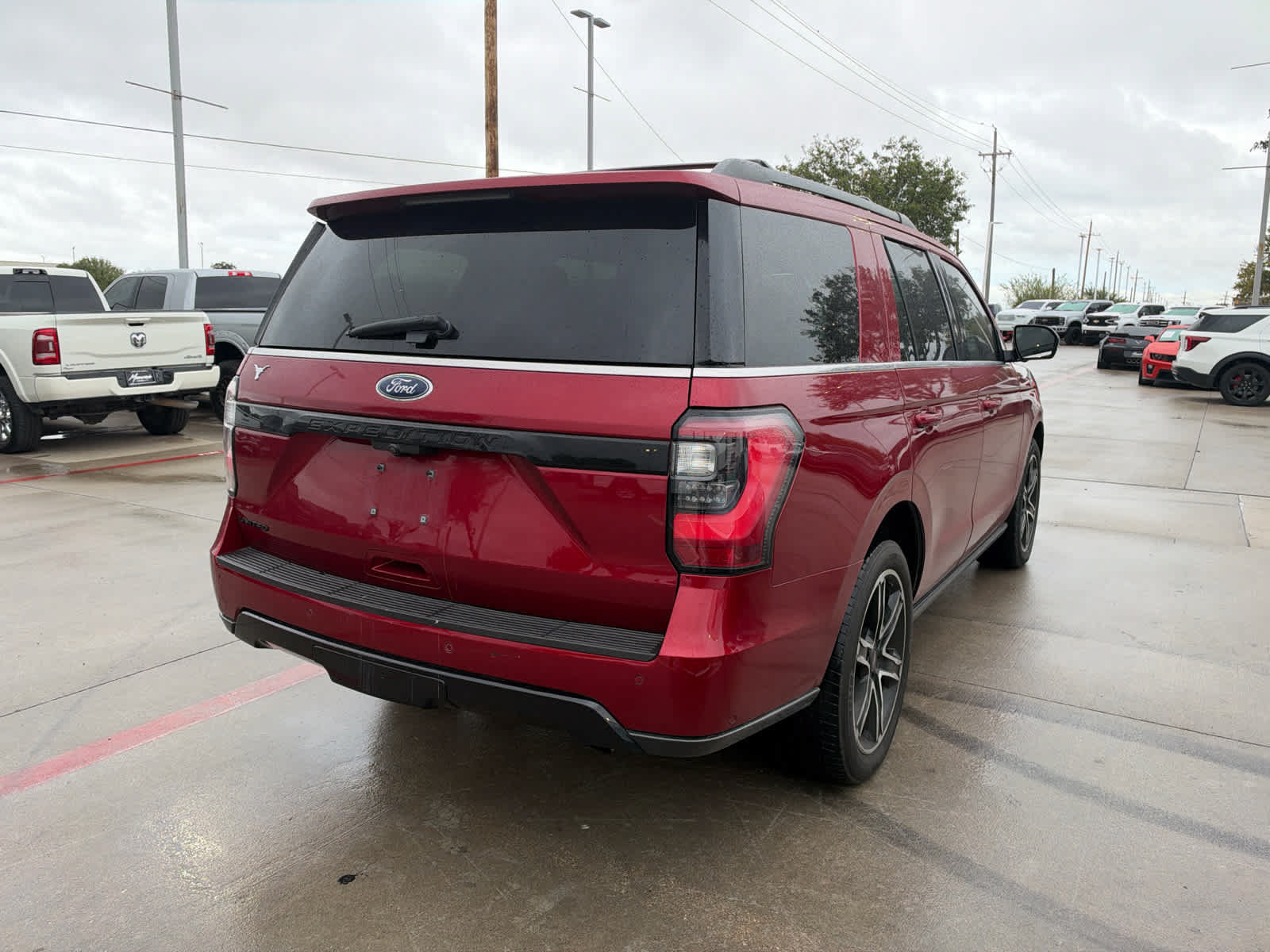 Used 2019 Ford Expedition Limited w/ Equipment Group 303A AWD/4WD image 3