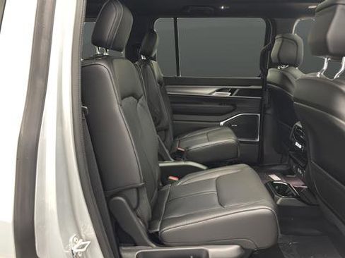 New 2026 Jeep Grand Wagoneer 4WD image 25