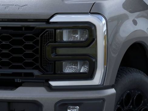 New 2026 Ford F250 Lariat w/ Black Appearance Package AWD/4WD image 18