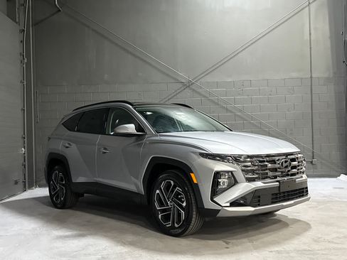 Used 2025 Hyundai Tucson Limited AWD/4WD image 1