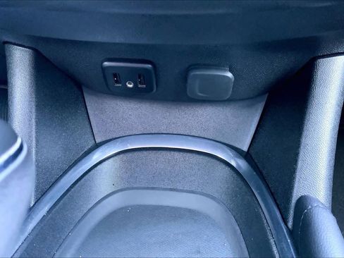 Used 2018 Chevrolet Malibu Premier w/ Premier Sun and Wheel Package image 34