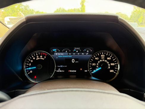 Used 2020 Ford F150 Lariat w/ Equipment Group 502A Luxury AWD/4WD image 13