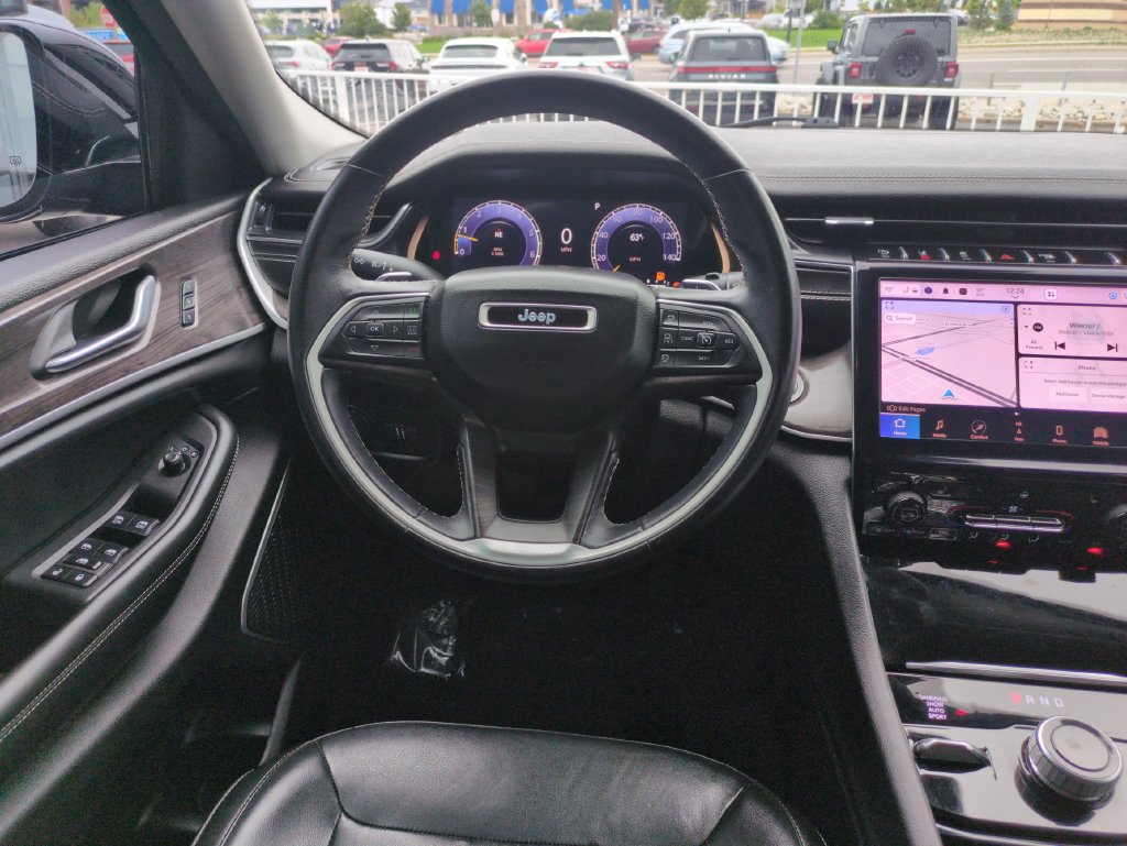 Used 2022 Jeep Grand Cherokee L Limited w/ Trailer Tow Group (B) AWD/4WD image 13