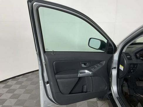 Used 2005 Volvo XC90 2.5T AWD/4WD image 11