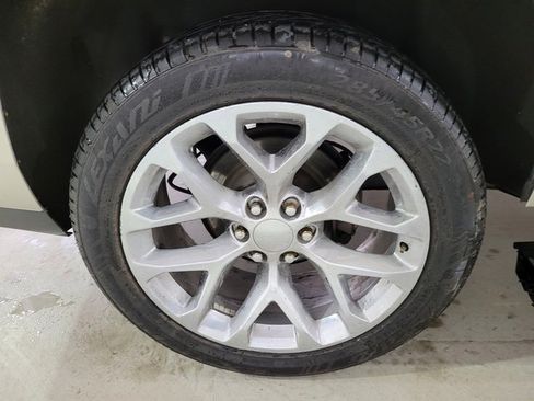 Used 2015 Cadillac Escalade Premium image 28