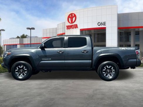 Used 2023 Toyota Tacoma TRD Off-Road w/ Technology Package AWD/4WD image 8