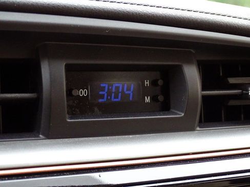 Used 2014 Toyota Corolla LE FWD image 30