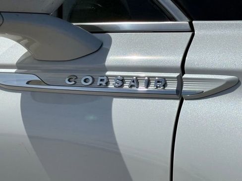 Used 2022 Lincoln Corsair Reserve w/ Equipment Group 201A image 11