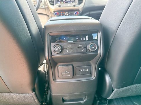 Used 2023 GMC Acadia Denali w/ Denali Technology Package FWD image 24