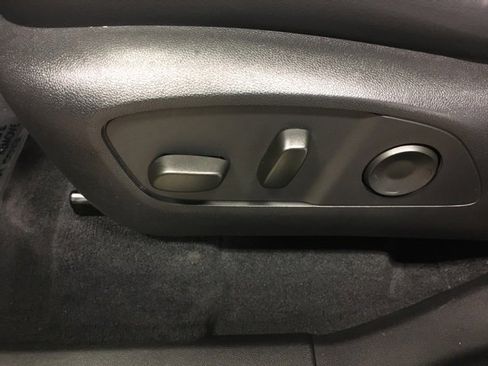 Used 2025 Buick Enclave Preferred image 43