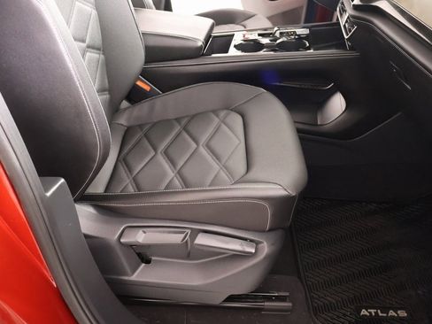 Used 2024 Volkswagen Atlas SE image 14