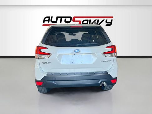 Used 2023 Subaru Forester Premium image 6