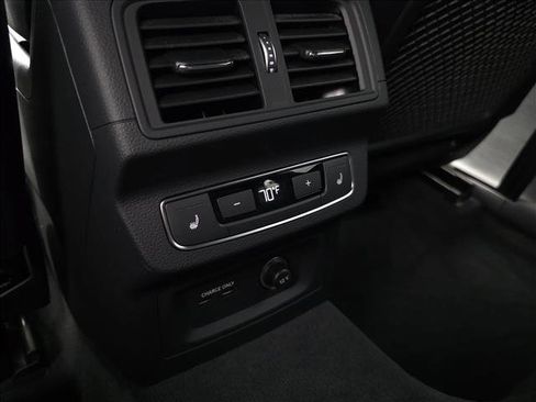 Certified 2022 Audi SQ5 Prestige AWD/4WD image 17