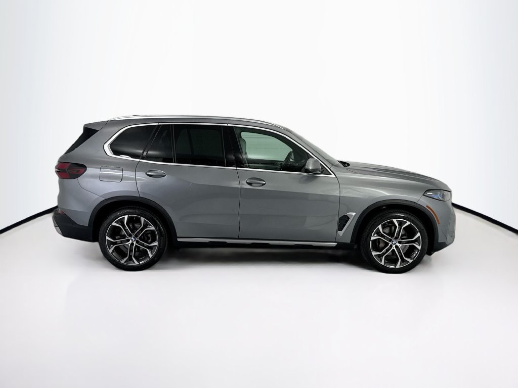 Certified 2025 BMW X5 xDrive40i AWD/4WD image 4