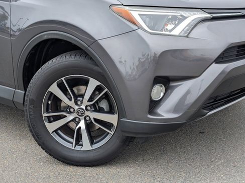 Used 2018 Toyota RAV4 XLE FWD image 10
