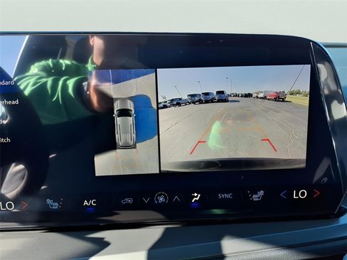 New 2026 Chevrolet Traverse LT w/ Driver Confidence Package image 22