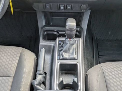Used 2022 Toyota Tacoma SR5 RWD image 19