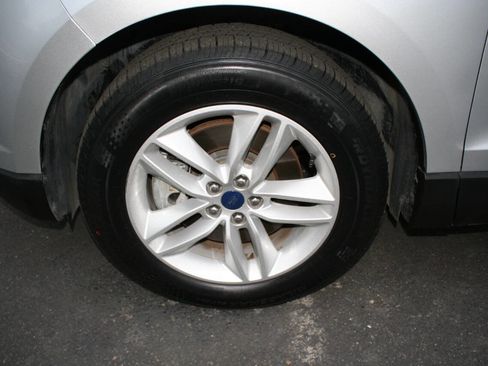 Used 2018 Ford Edge SEL image 23