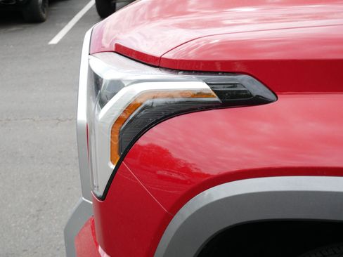 Used 2024 Toyota Tundra Limited w/ Power Package AWD/4WD image 16
