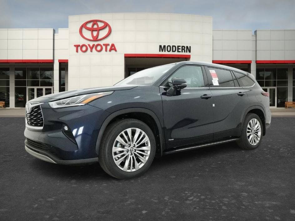 New 2026 Toyota Highlander Platinum AWD/4WD image 11