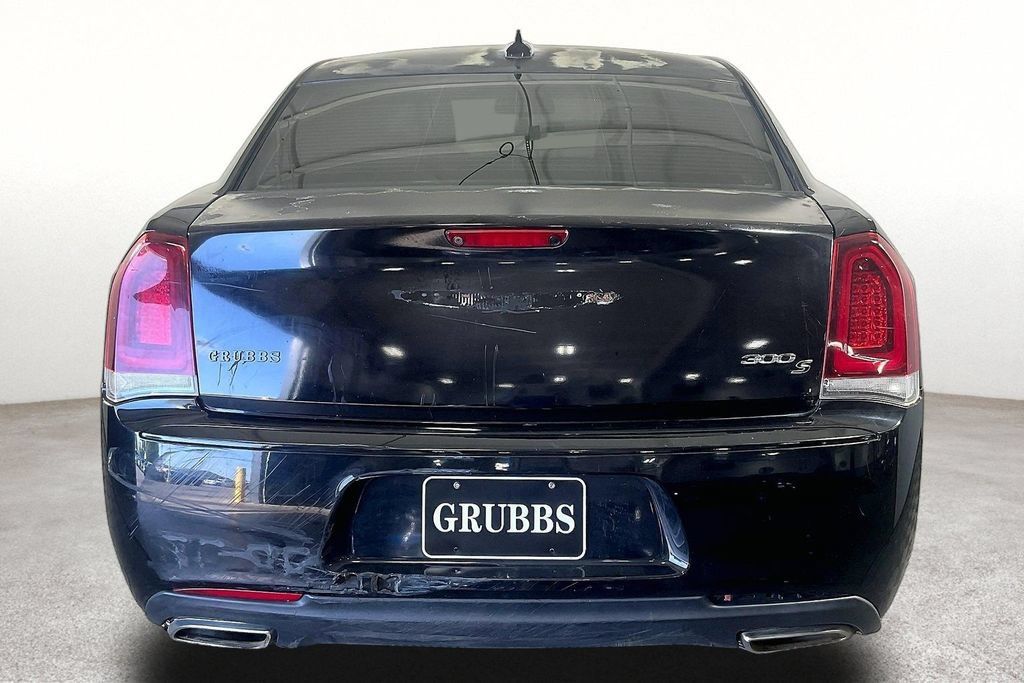 Used 2019 Chrysler 300 S AWD/4WD image 5