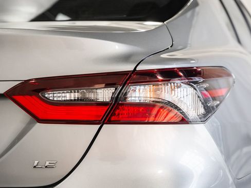 Used 2021 Toyota Camry LE image 6