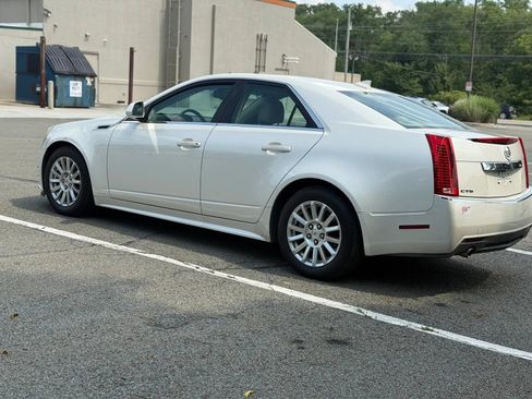 Used 2011 Cadillac CTS Luxury RWD image 7