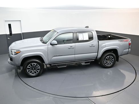 Used 2021 Toyota Tacoma TRD Sport AWD/4WD image 18