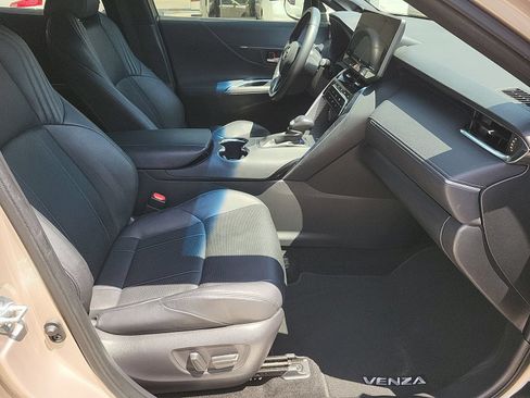 Used 2021 Toyota Venza Limited AWD/4WD image 27