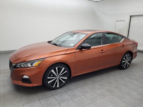 Used 2021 Nissan Altima 2.5 SR w/ SR Premium Package FWD image 2