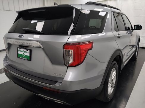 Used 2022 Ford Explorer XLT w/ Equipment Group 202A AWD/4WD image 9