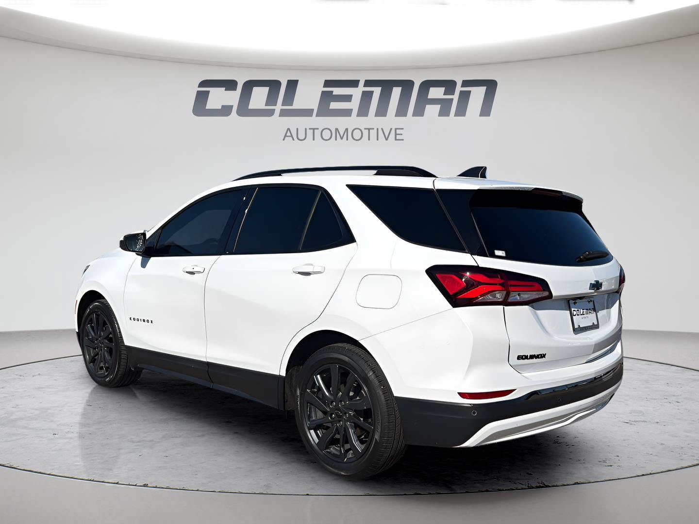 Used 2023 Chevrolet Equinox RS w/ LPO, Floor Liner Package FWD image 3
