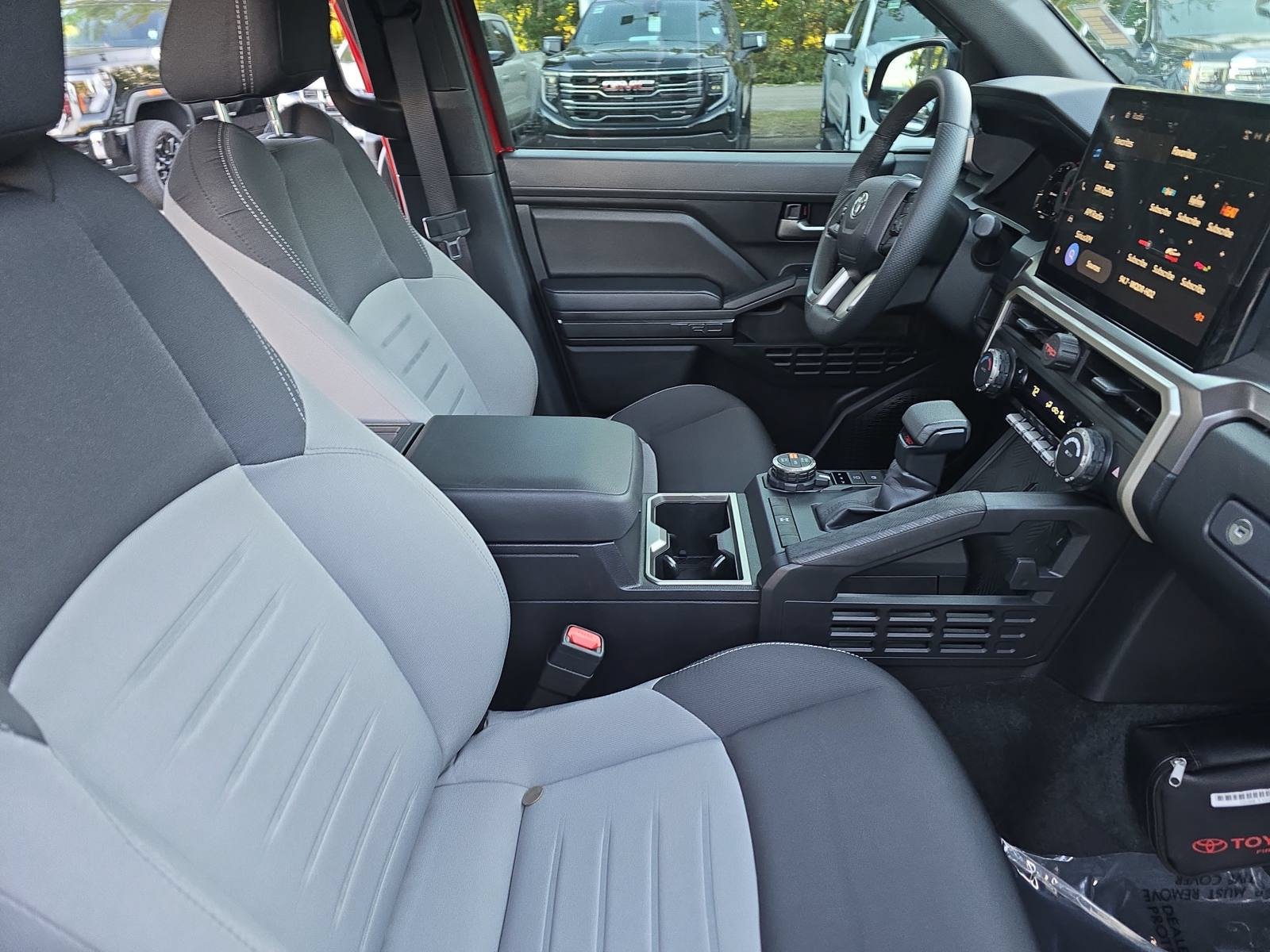 Used 2024 Toyota Tacoma TRD Off-Road AWD/4WD image 10