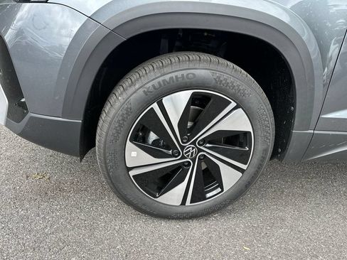 New 2026 Volkswagen Taos SE AWD/4WD image 7