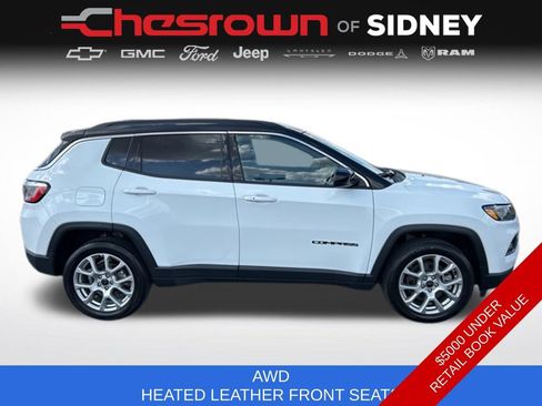 Used 2025 Jeep Compass Limited AWD/4WD image 4