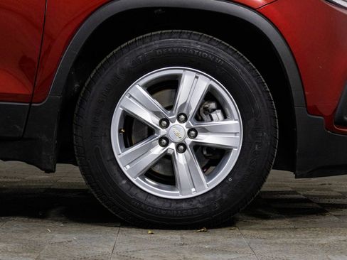 Used 2019 Chevrolet Trax LT w/ LT Convenience Package image 42