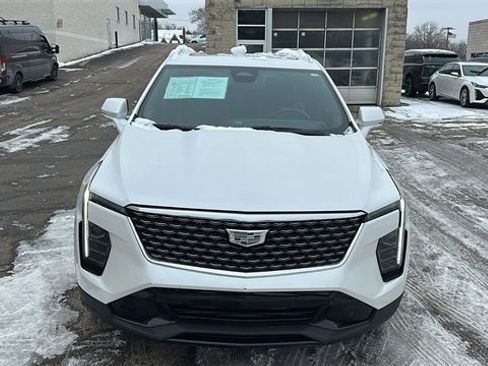Used 2024 Cadillac XT4 Premium Luxury image 10