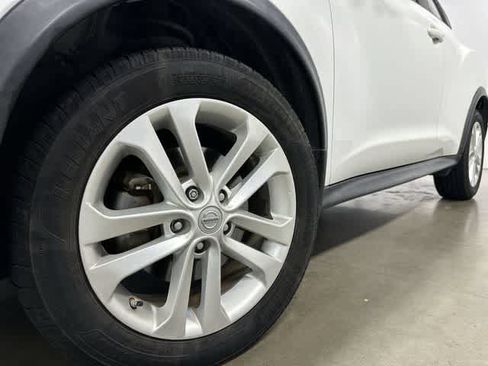 Used 2015 Nissan Juke SL FWD image 29