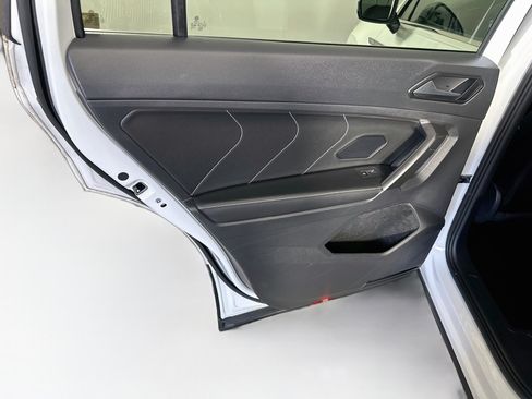 Used 2023 Volkswagen Tiguan SE FWD image 24