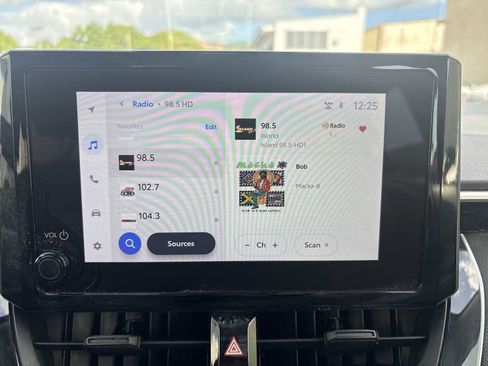 Used 2024 Toyota Corolla LE image 12