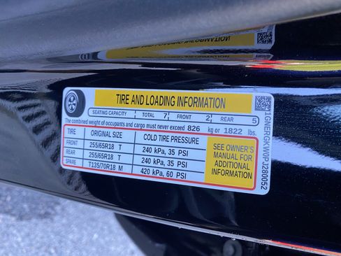 Used 2023 Chevrolet Traverse LT FWD image 39