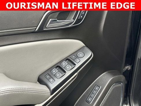 Used 2019 Chevrolet Suburban LT image 20