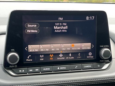 Used 2023 Nissan Rogue SV image 4