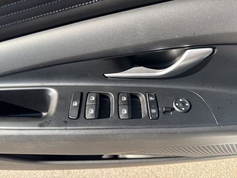 Used 2023 Hyundai Elantra SEL w/ Convenience Package image 26